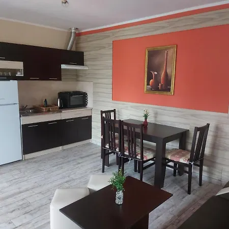 ホリデーパーク вилен комплекс дарибел *